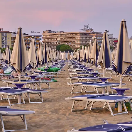 Spacious With A Bright Outdoor Terrace * Bibione