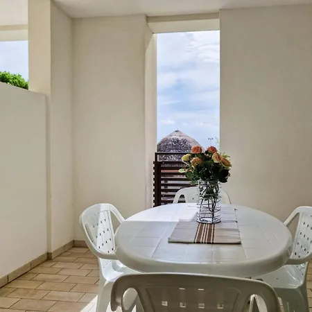 Spacious With A Bright Outdoor Terrace Lejlighed