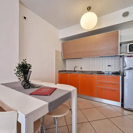 Spacious With A Bright Outdoor Terrace Apartman
